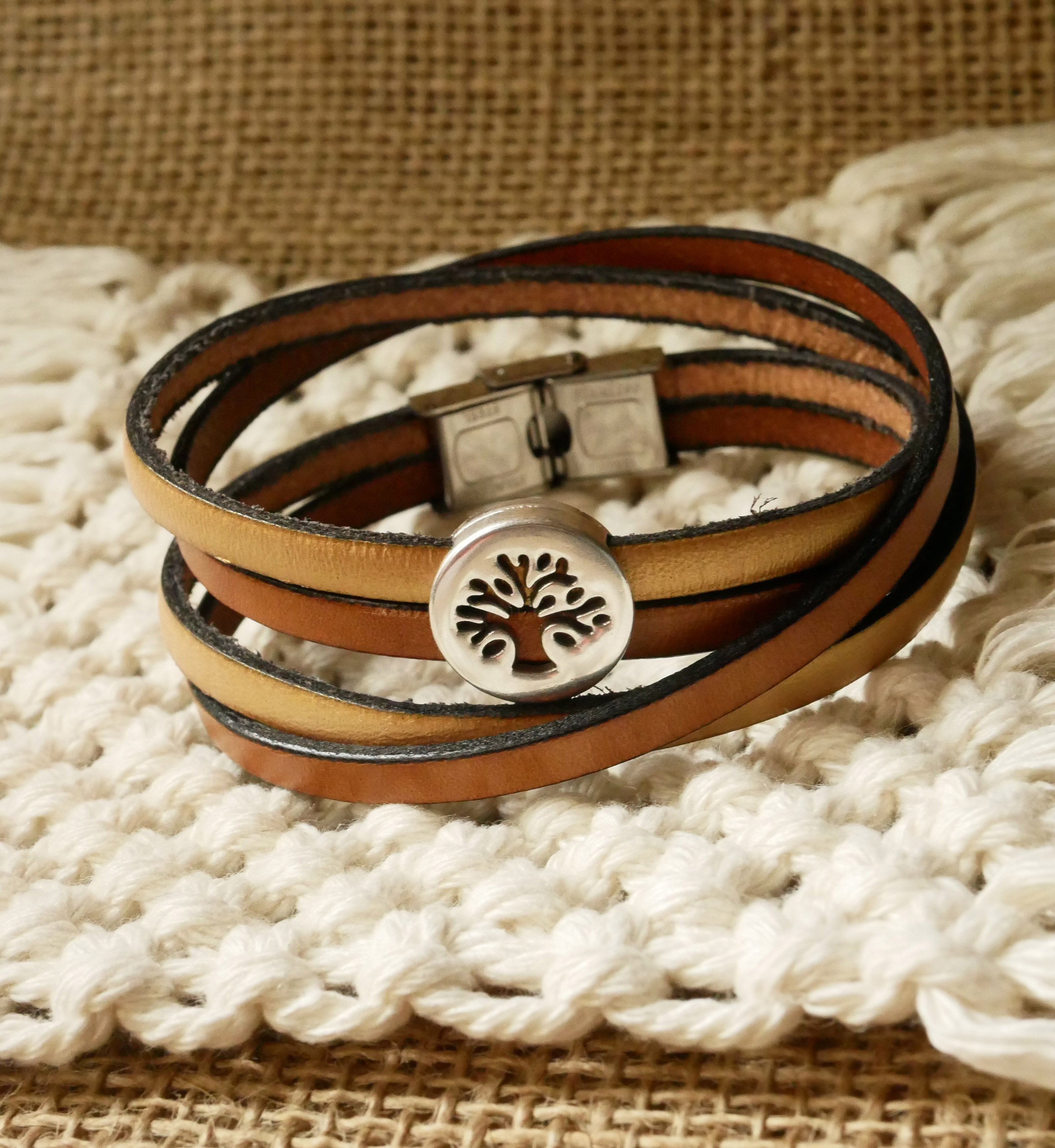 Bracciale albero della vita su doppio cuoio personalizzato con incisione
