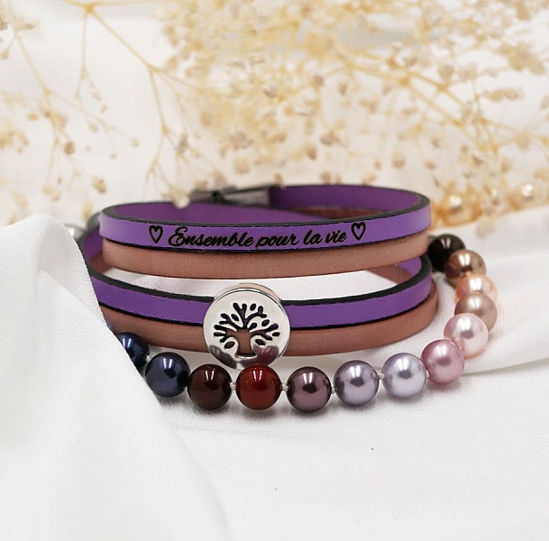 Bracelet arbre de vie personnalisé sur double cuir coloré.