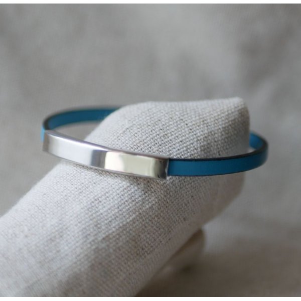 Bracciale a barra metallica in pelle, a giro unico 