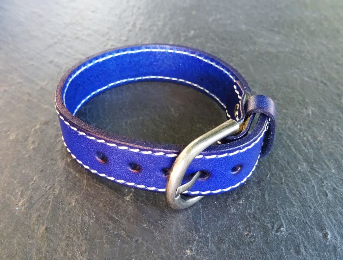 Bracciale in pelle blu couture da personalizzare