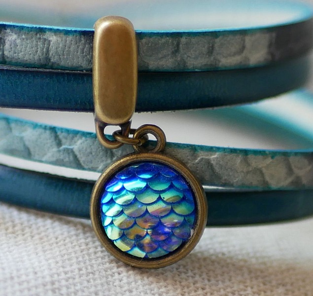 Bracciale doppio in pelle duo decorato con una squama di sirena cabochon 