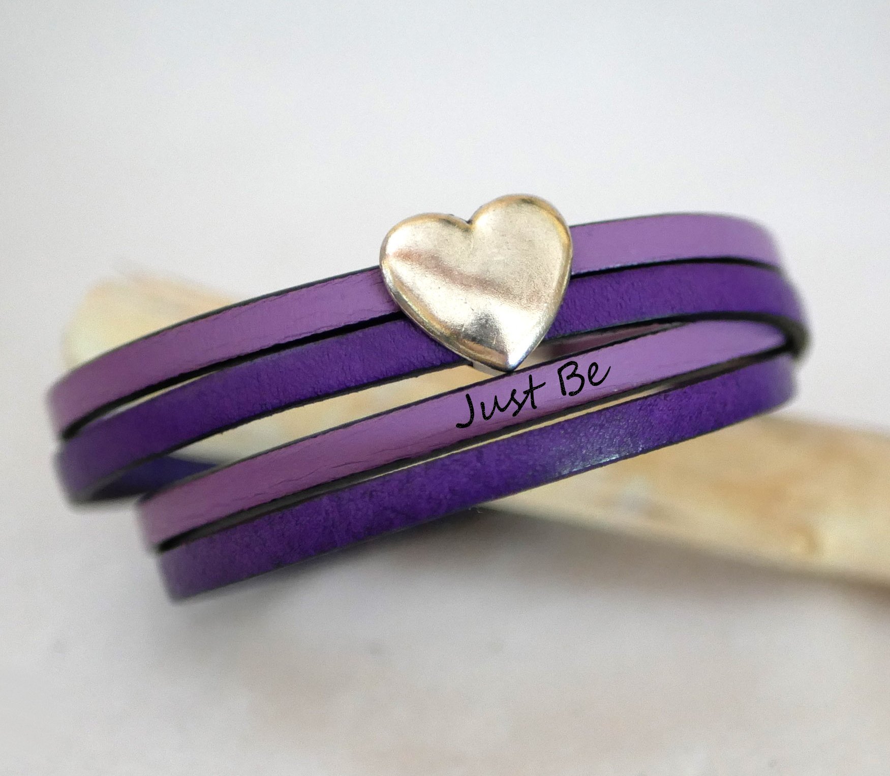 Bracciale doppio in pelle in duo con cuore in argento da personalizzare con un'incisione