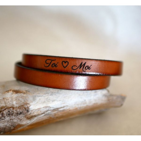 Bracciale in pelle a doppio giro di pap&agrave; personalizzabile tramite incisione