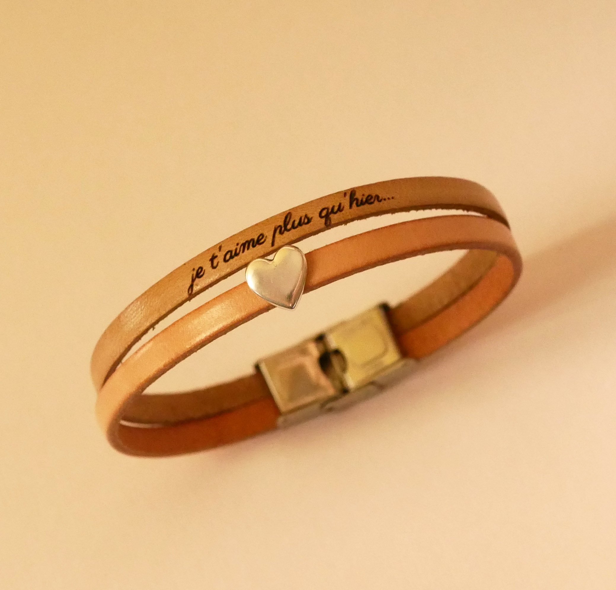 Bracciale duo in pelle da personalizzare con un cuore, una stella o un anello infinito