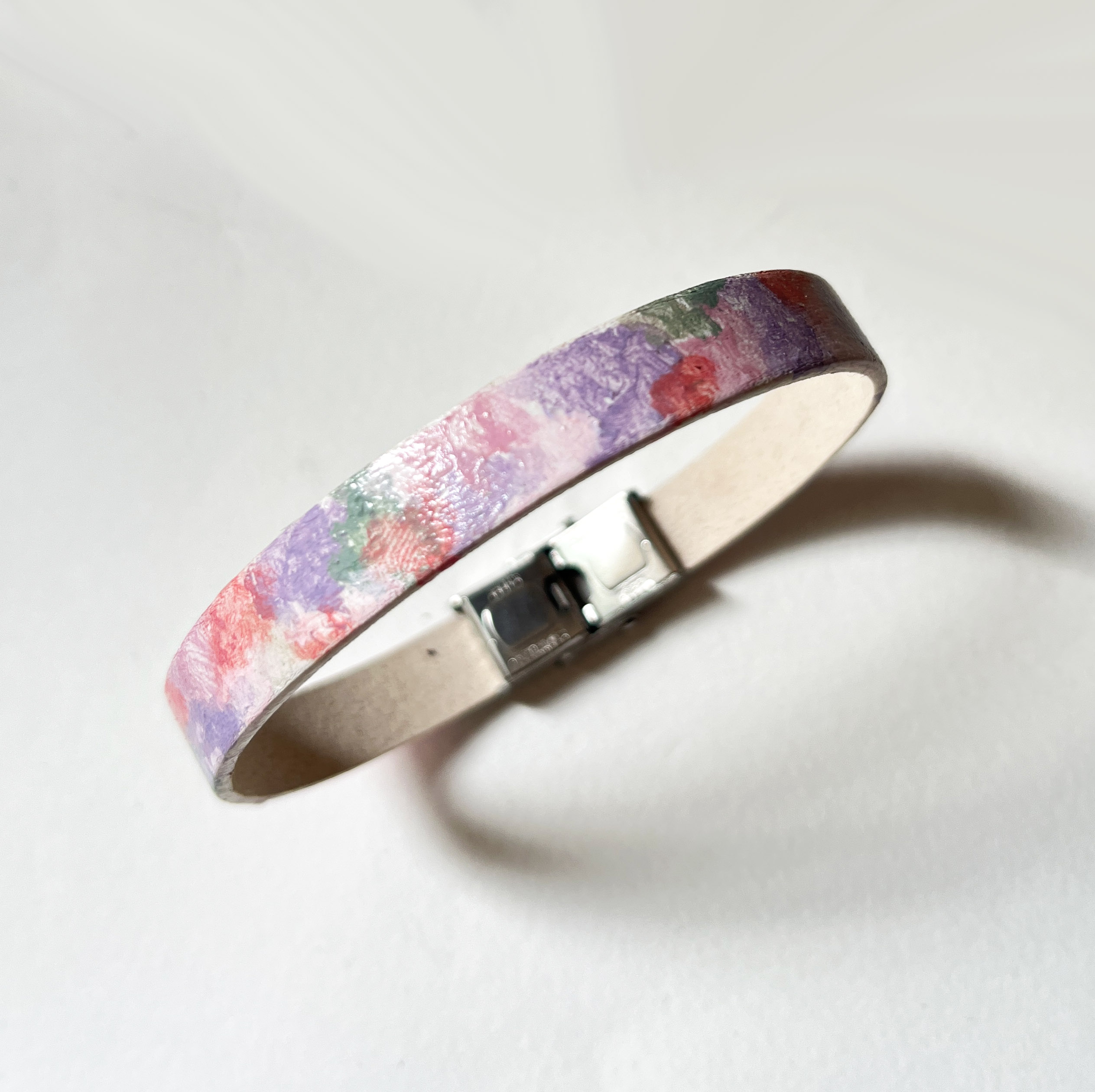 Bracelet en cuir peint personnalisable gravé au dos