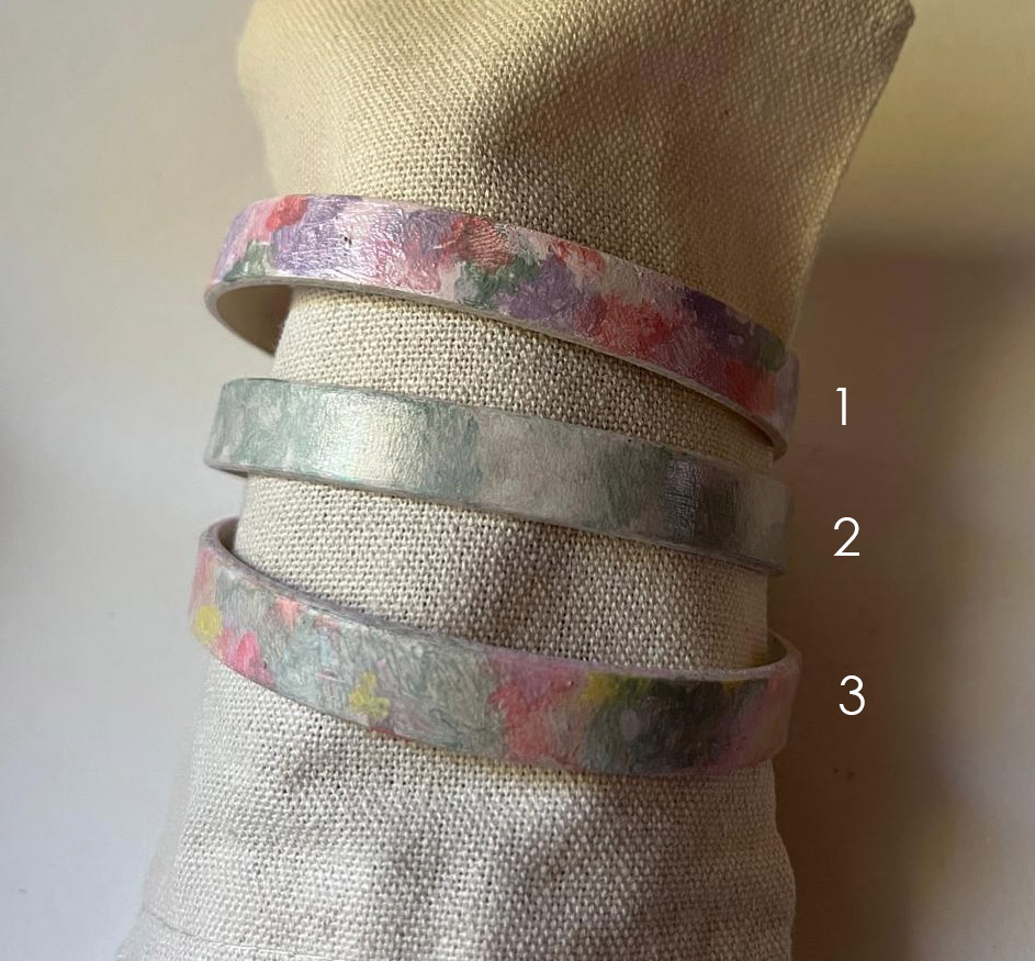 Bracelets en cuir peint au choix