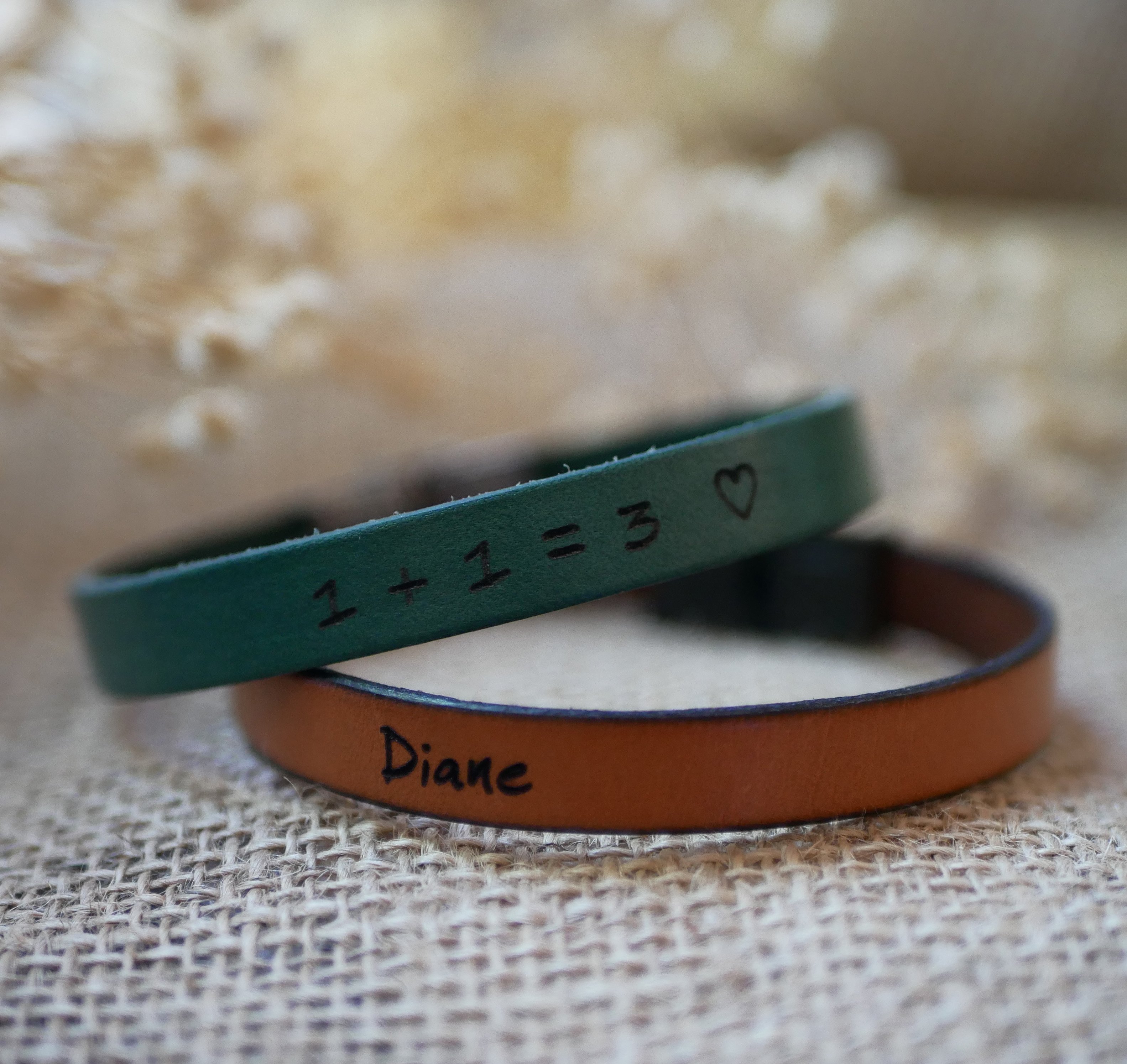 Bracciale in pelle da donna con incisione personalizzata