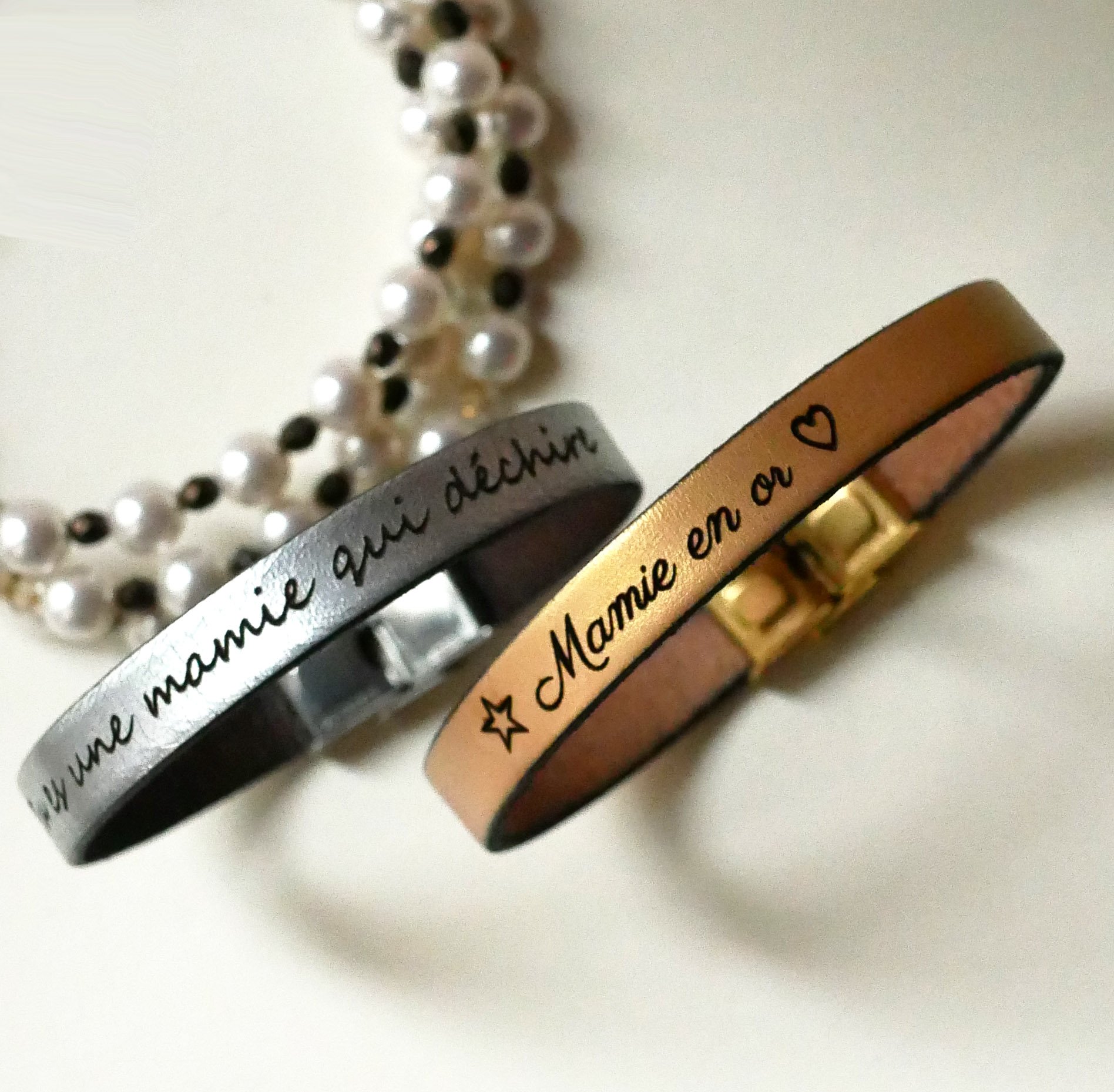 Bracciale in pelle da donna con incisione personalizzata