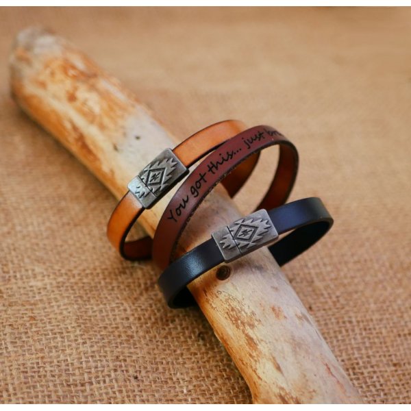 Bracciale in pelle con chiusura magnetica etnica da personalizzare