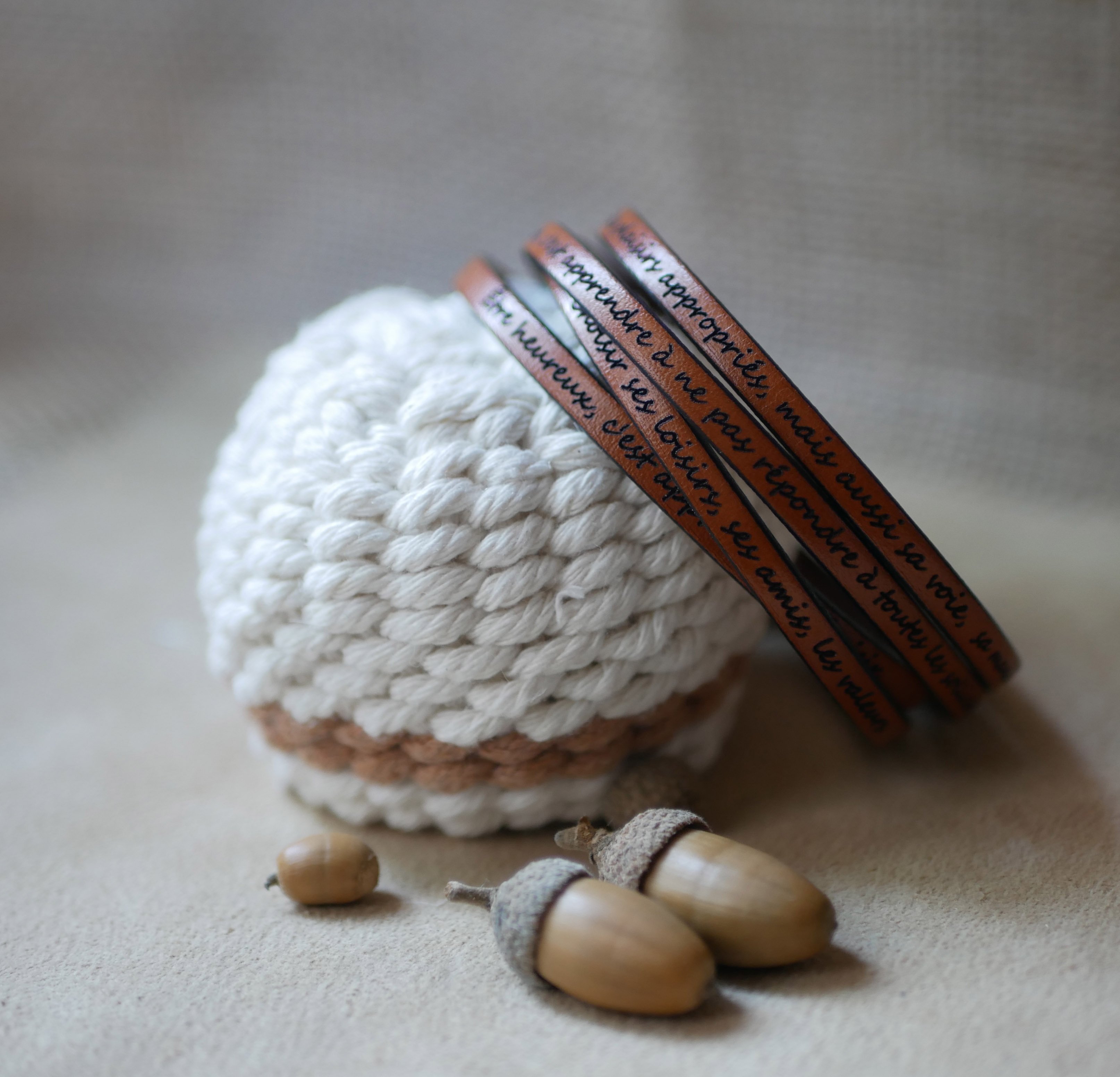 Bracciale in pelle pregiata in 4 bracciali personalizzati con incisione