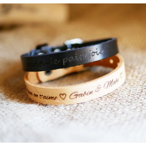 Bracciale in pelle inciso con fibbia in argento da personalizzare con un'incisione