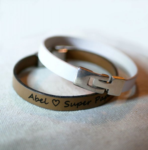 Bracciale in pelle mista con chiusura a T incisa in colori a scelta