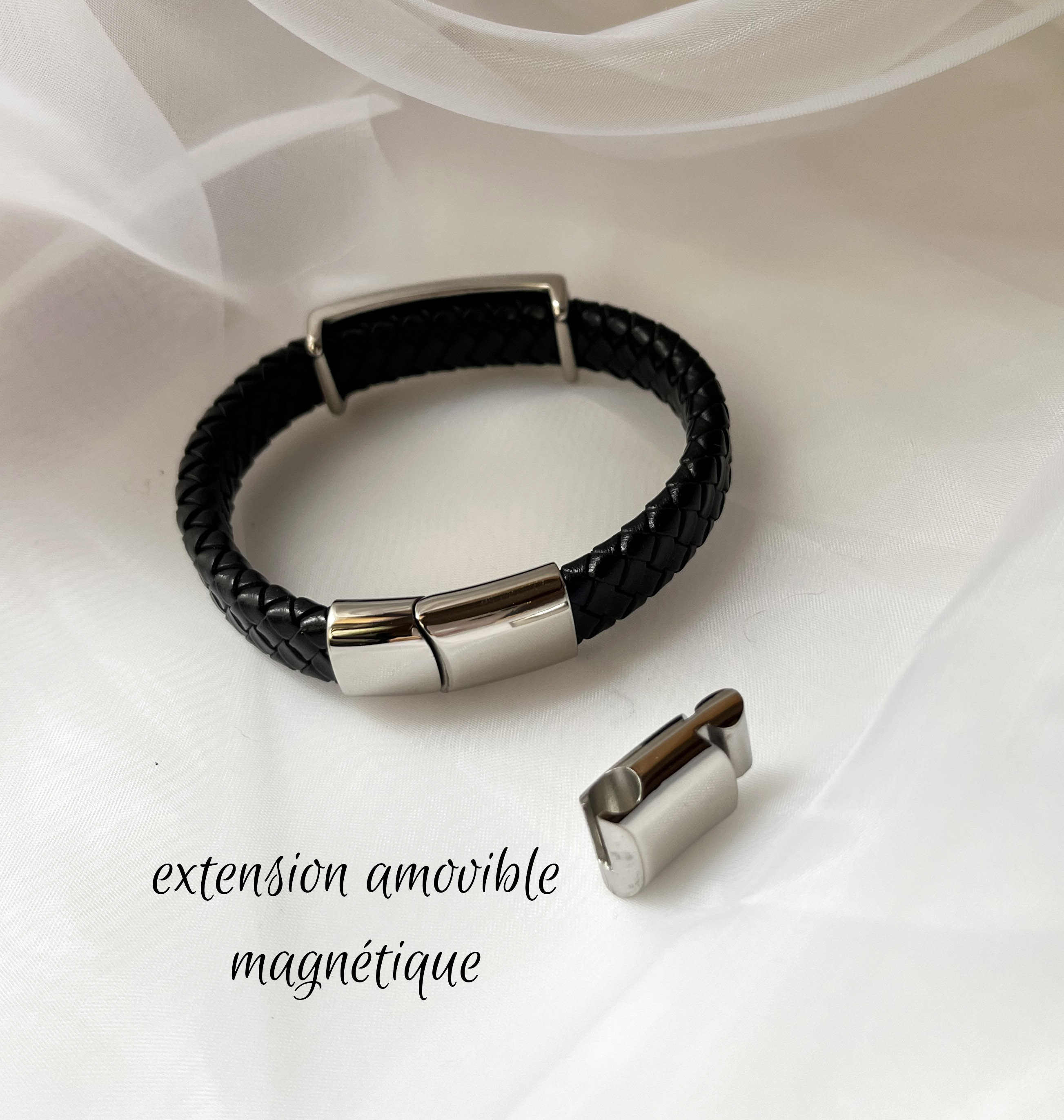 Bracelet homme cuir noir tressé décor croix stylisée