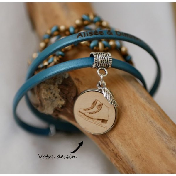 Bracciale in cuoio personalizzato con cabochon in legno inciso