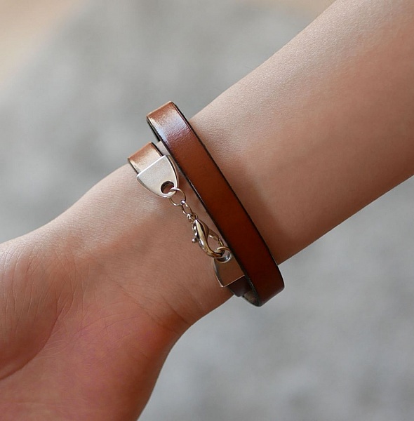 Bracciale in pelle personalizzato, decorato con un albero della vita cabochon