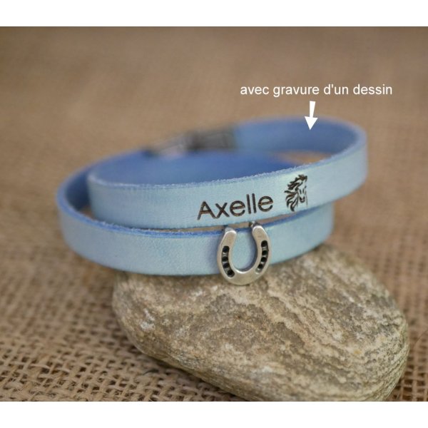 Bracciale in pelle personalizzato decorato con un piccolo ferro di cavallo 