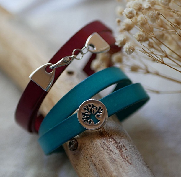 Bracciale in pelle personalizzato, decorato con un albero della vita cabochon