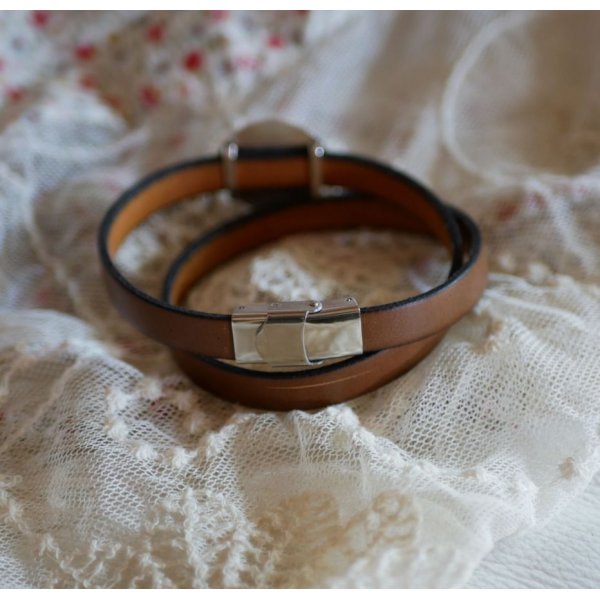 Bracciale doppio in pelle con cabochon in legno inciso da personalizzare