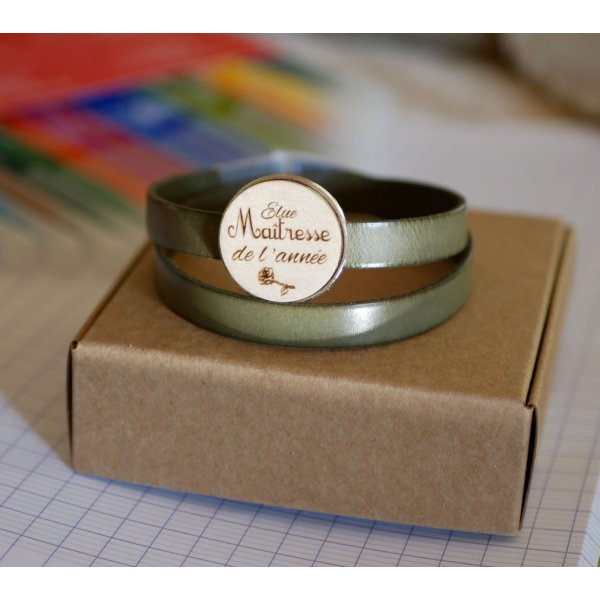 Bracciale doppio in pelle con cabochon in legno inciso da personalizzare