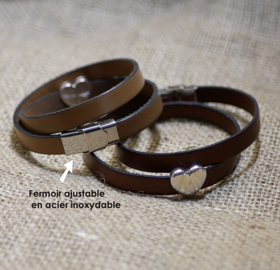 Bracciale doppio in pelle con design a cuore in argento, con possibilità di incidere le vostre parole