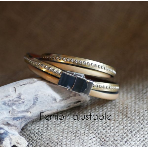 Cinturino in pelle dorata con doppia incisione e perline d'argento, personalizzabile