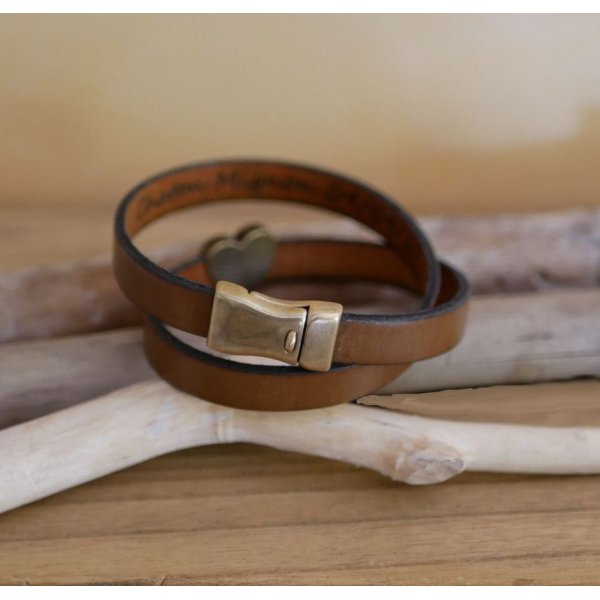 Bracciale a cuore doppio in pelle e bronzo, con possibilit&agrave; di incidere le vostre parole