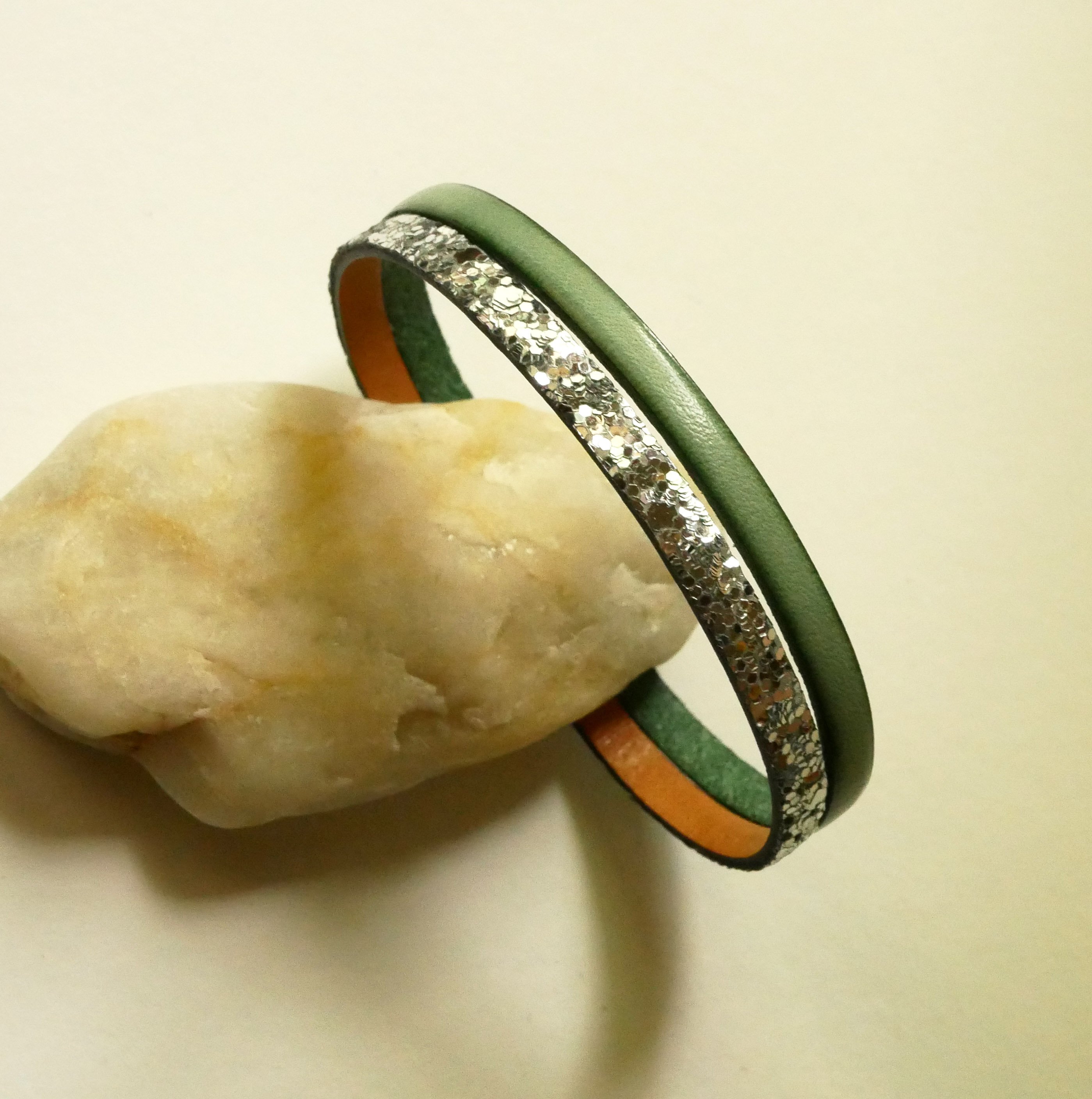 Braccialetto duo in pelle in argento e colore a scelta