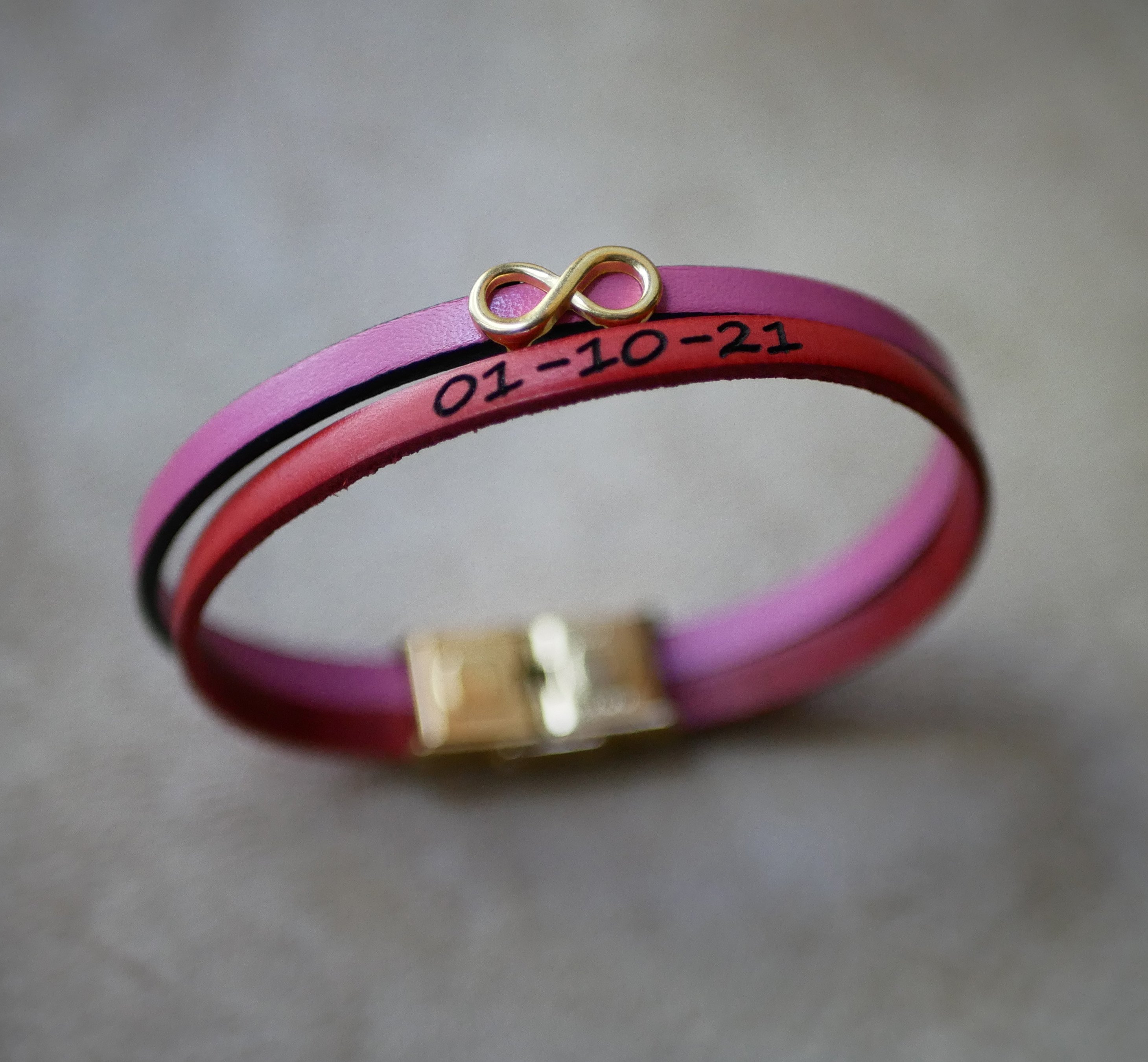 Bracciale duo in pelle con simbolo dell'infinito in oro da personalizzare  