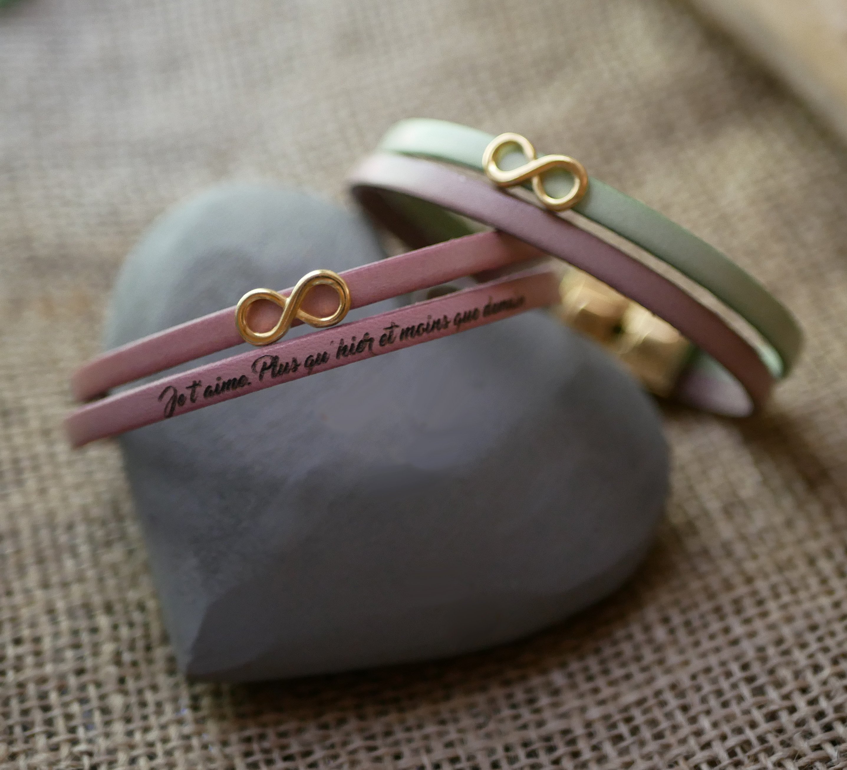 Bracciale duo in pelle con simbolo dell'infinito in oro da personalizzare  