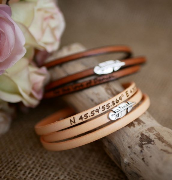 Bracciale boh&eacute;mien in pelle da donna con disegno di piume, 3 giri, personalizzabile