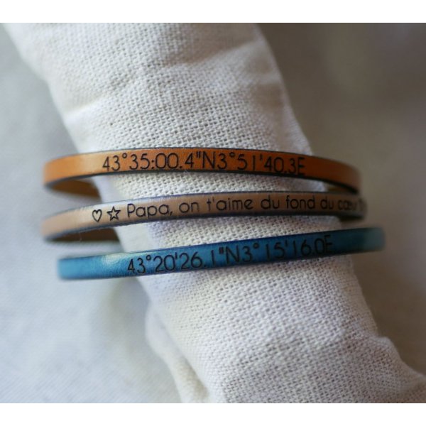 Bracciale da donna in pelle da personalizzare con incisione e catena d'oro