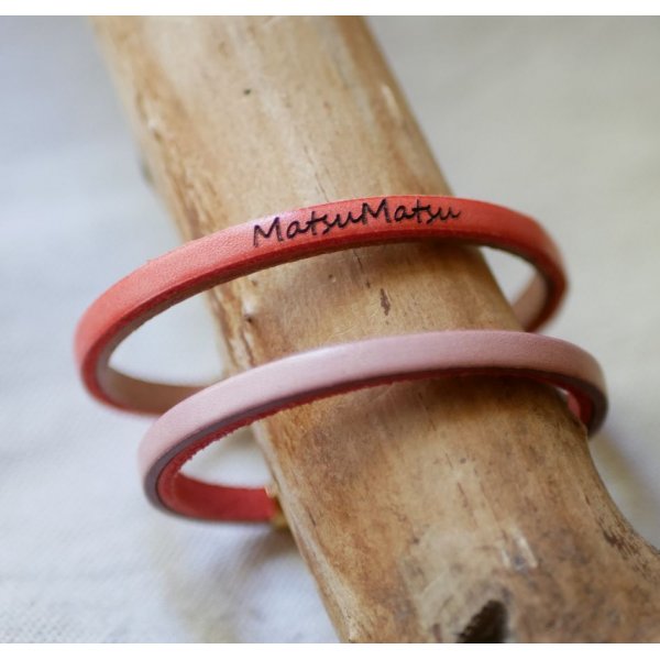 Bracciale in pelle bicolore personalizzato con chiusura dorata