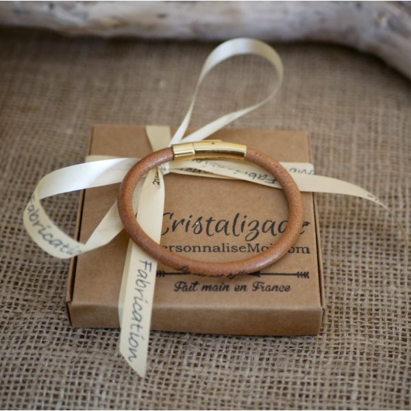 Bracciale da donna rotondo in pelle con chiusura a baionetta in oro