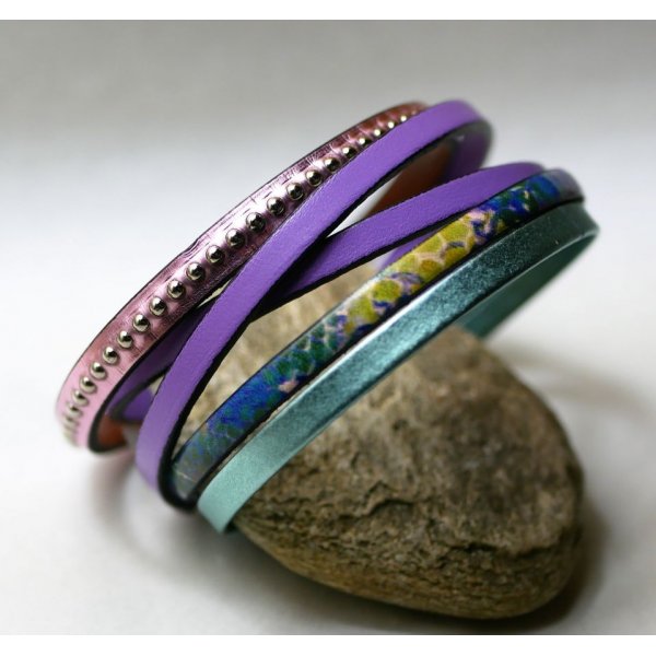 Bracciale da donna in pelle metallizzata rosa con perline argentate 