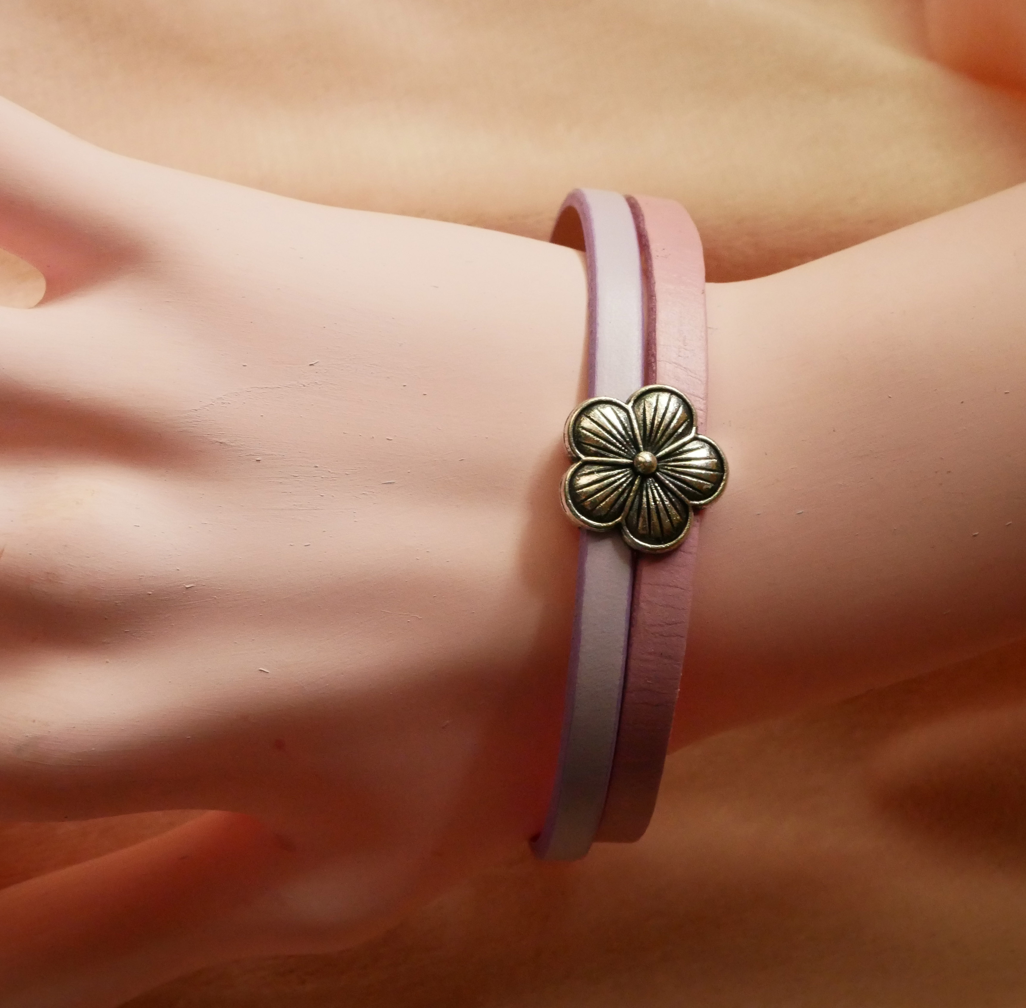 Bracciale duo in pelle con disegno floreale da personalizzare 