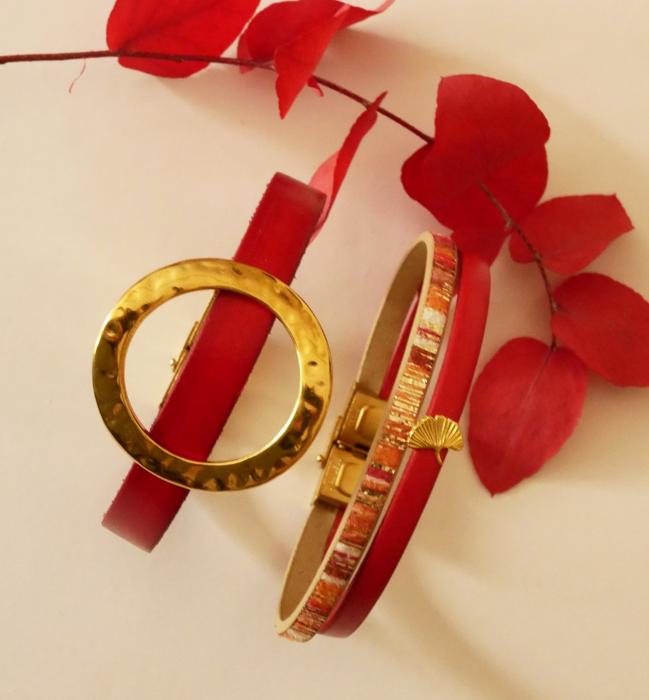 Bracciale donna grande anello d'oro in pelle colore a scelta