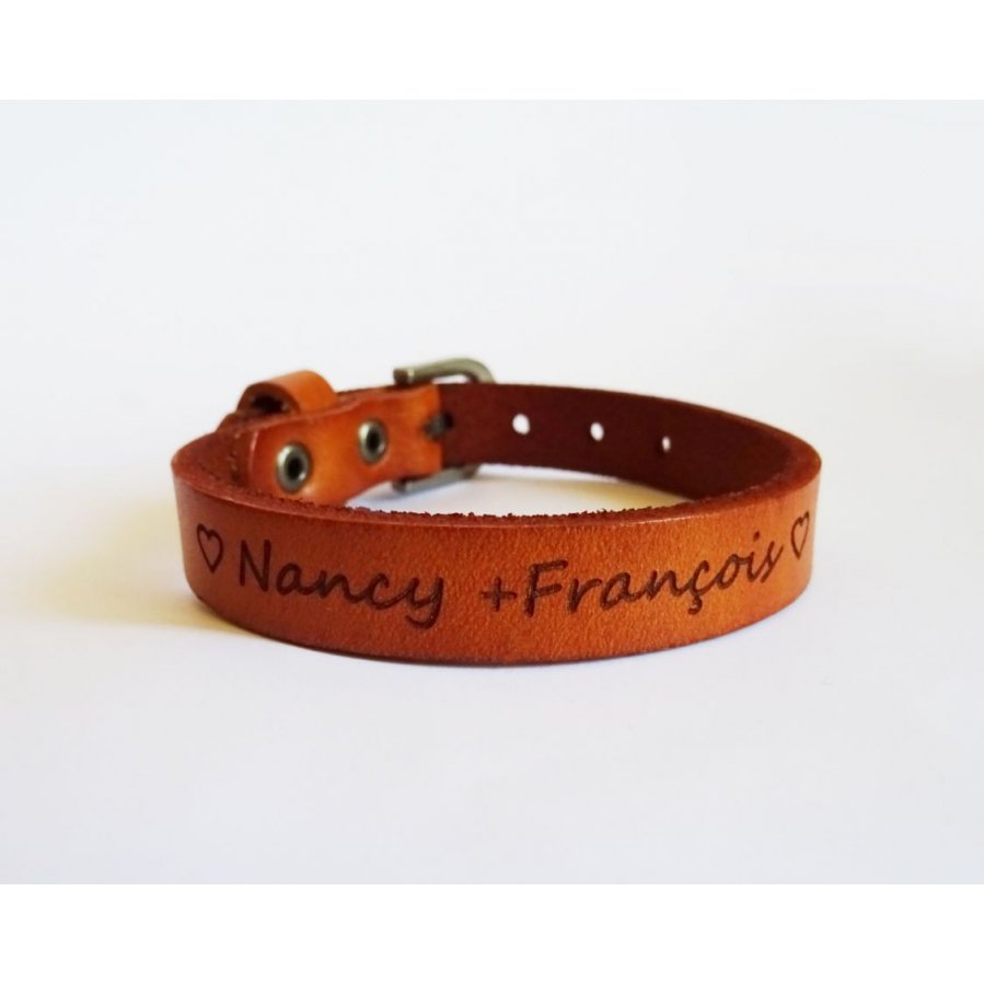 Bracciale da uomo in pelle Camel con incisione personalizzata 