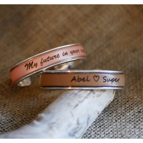 Bracciale in pelle personalizzato con incisione