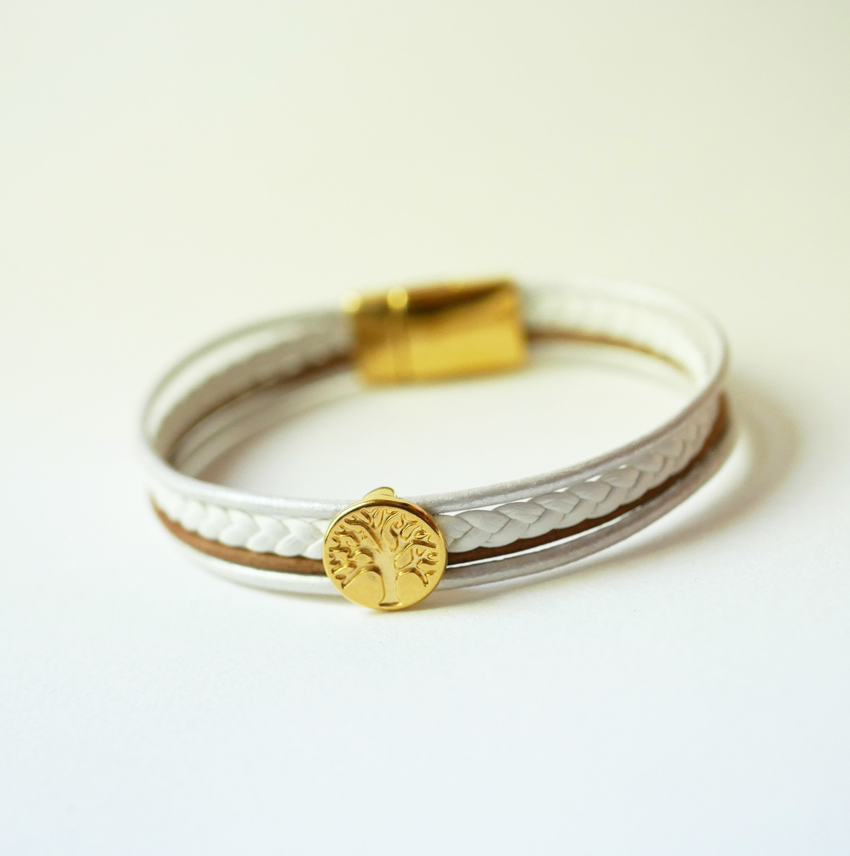 Bracciale in pelle bianca e oro con cabochon dell'Albero della Vita