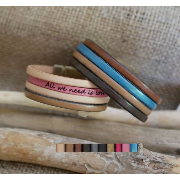 Bracelet manchette multi cuir personnalisable avec message grav&eacute;