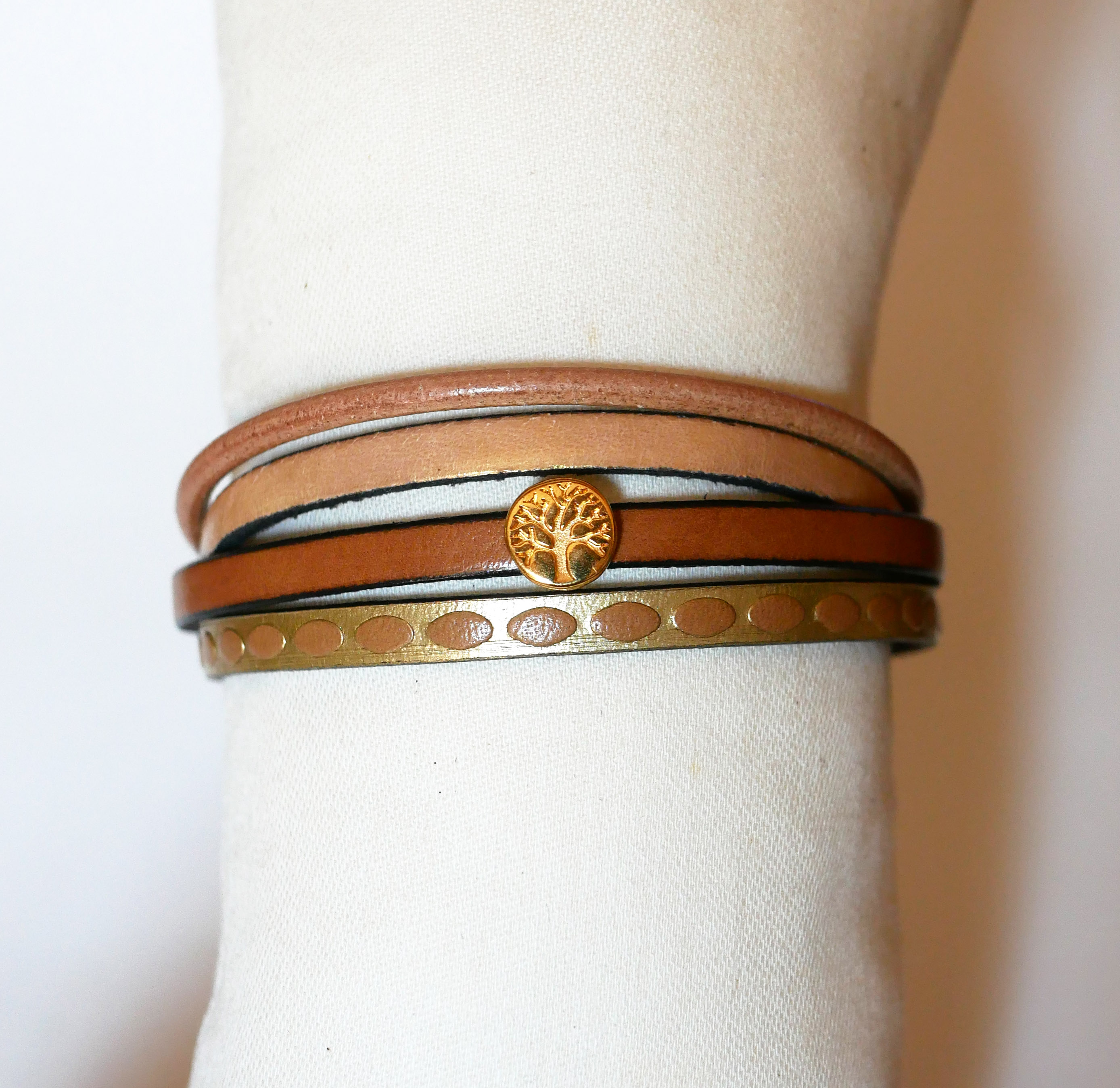 Bracciale da donna in oro con mini albero della vita cabochon