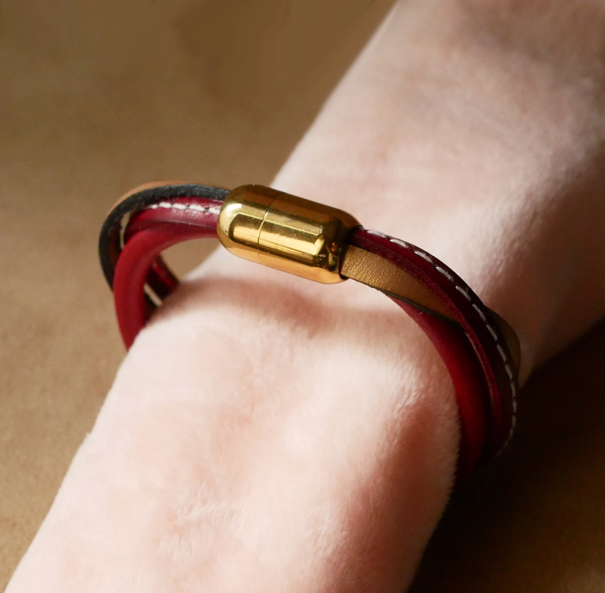 Bracciale da donna in multi-pelle rosso e oro