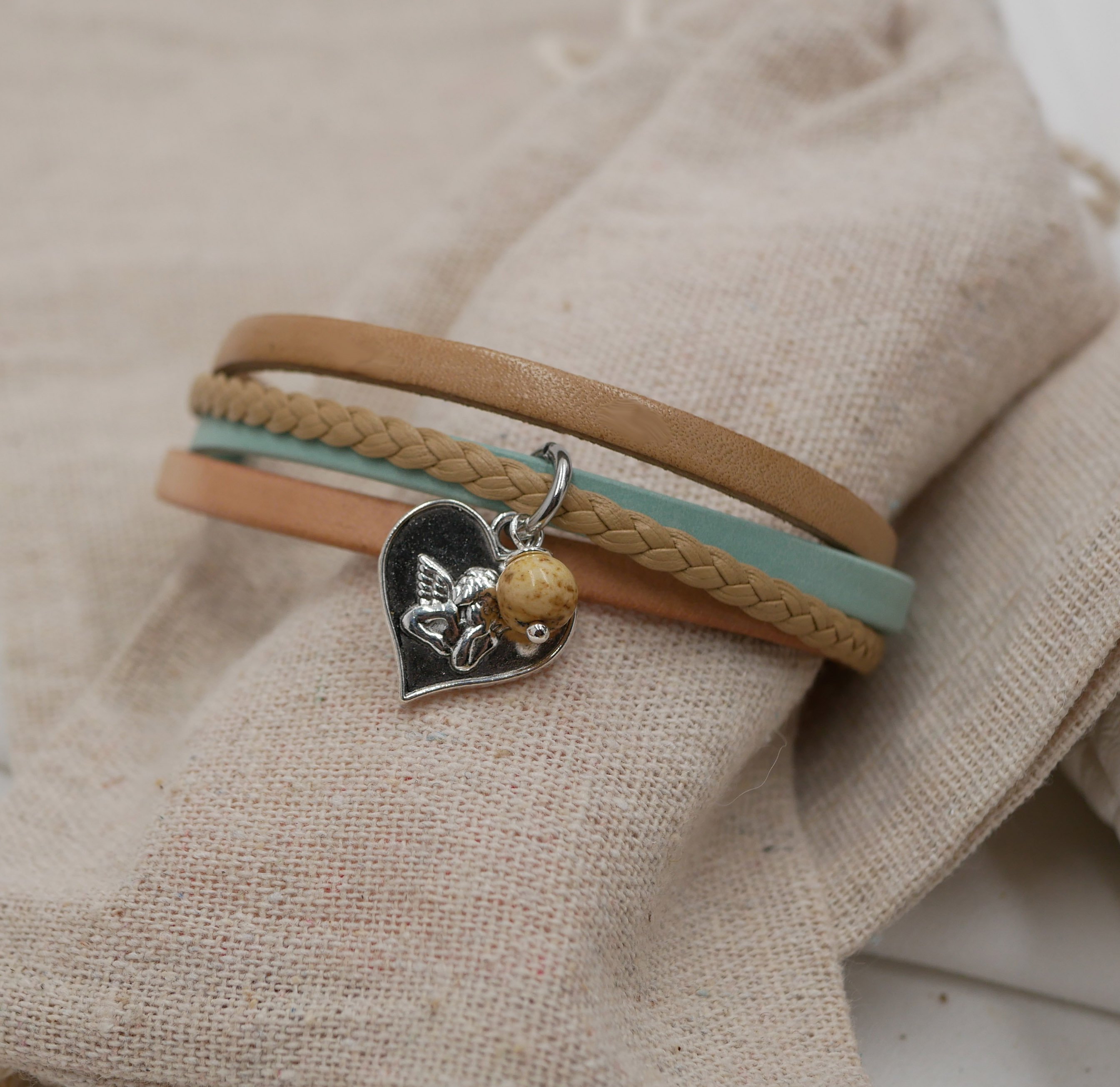 Bracciale da donna in pelle multipla Ciondolo beige sabbia a scelta