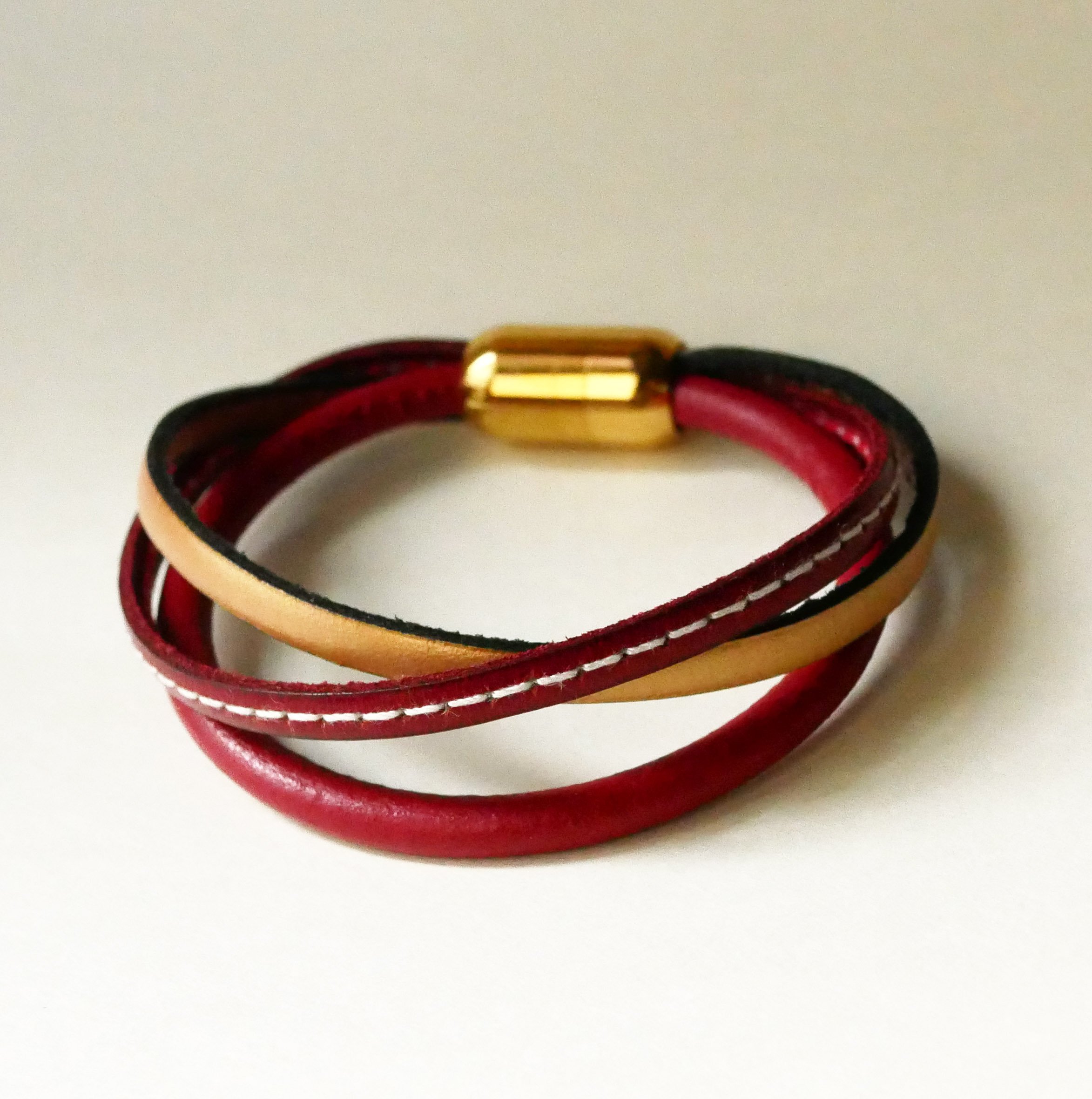 Bracciale da donna in multi-pelle rosso e oro