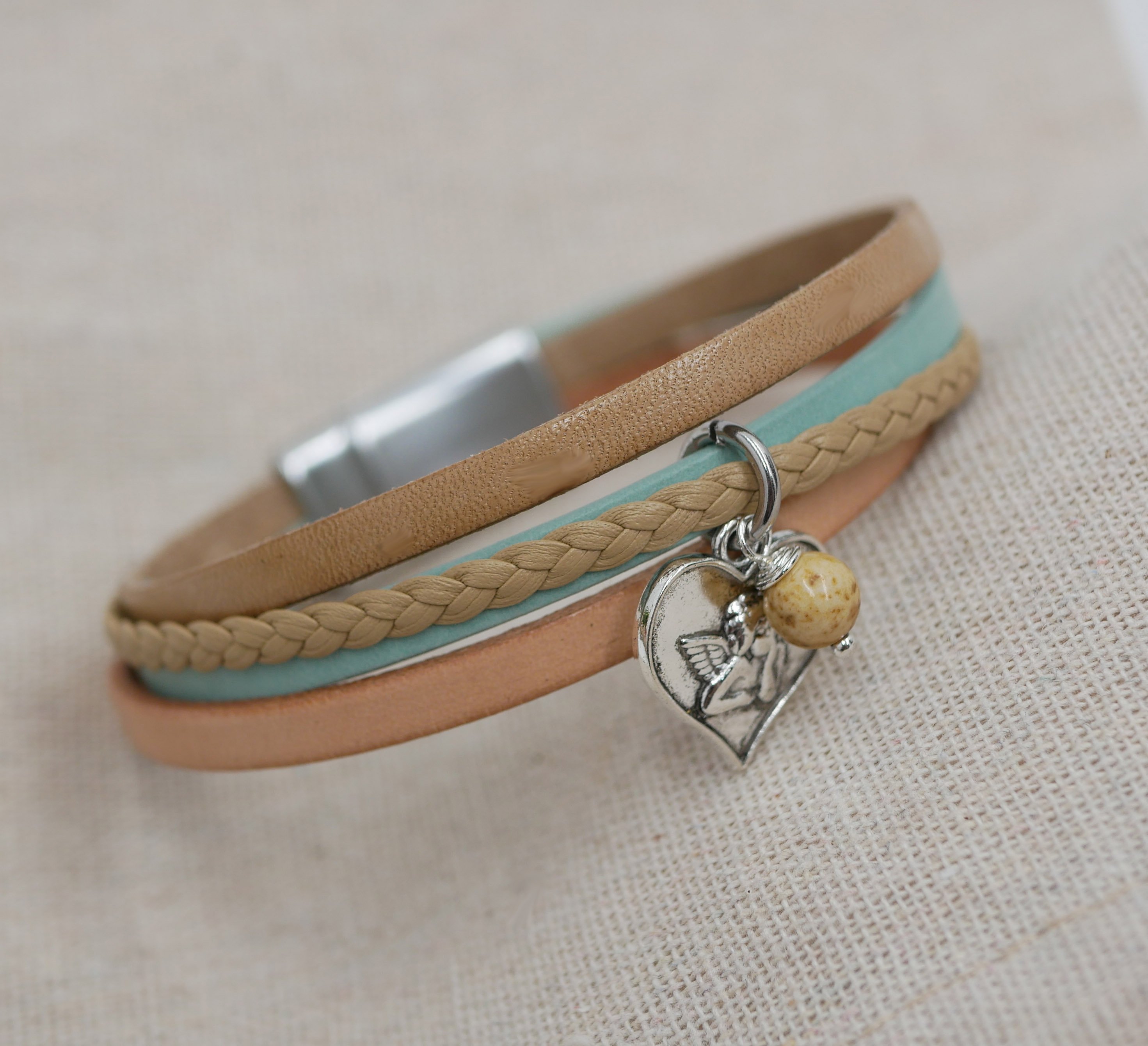 Bracciale da donna in pelle multipla Ciondolo beige sabbia a scelta