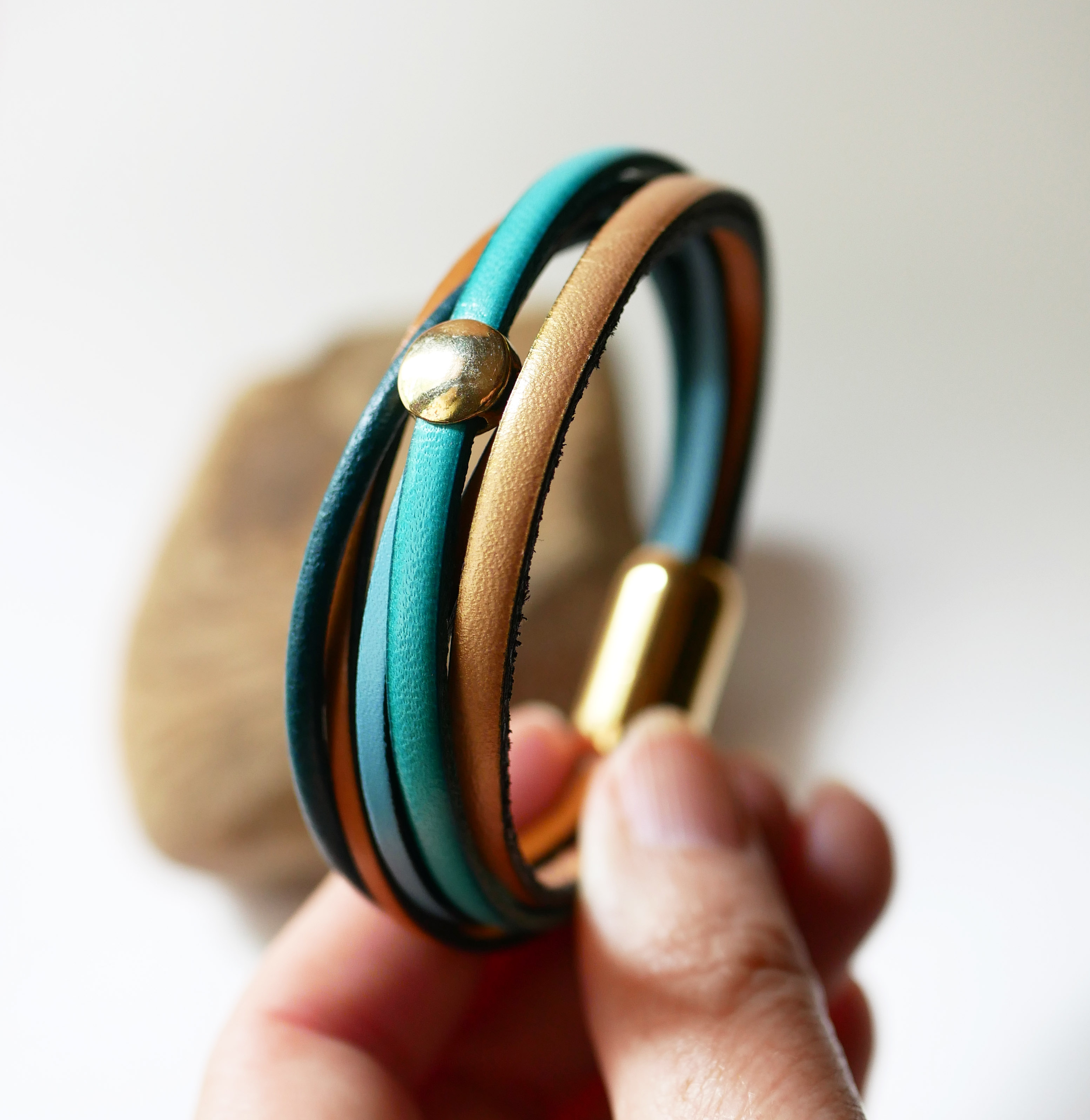 Bracciale da polso in pelle blu e oro per donna