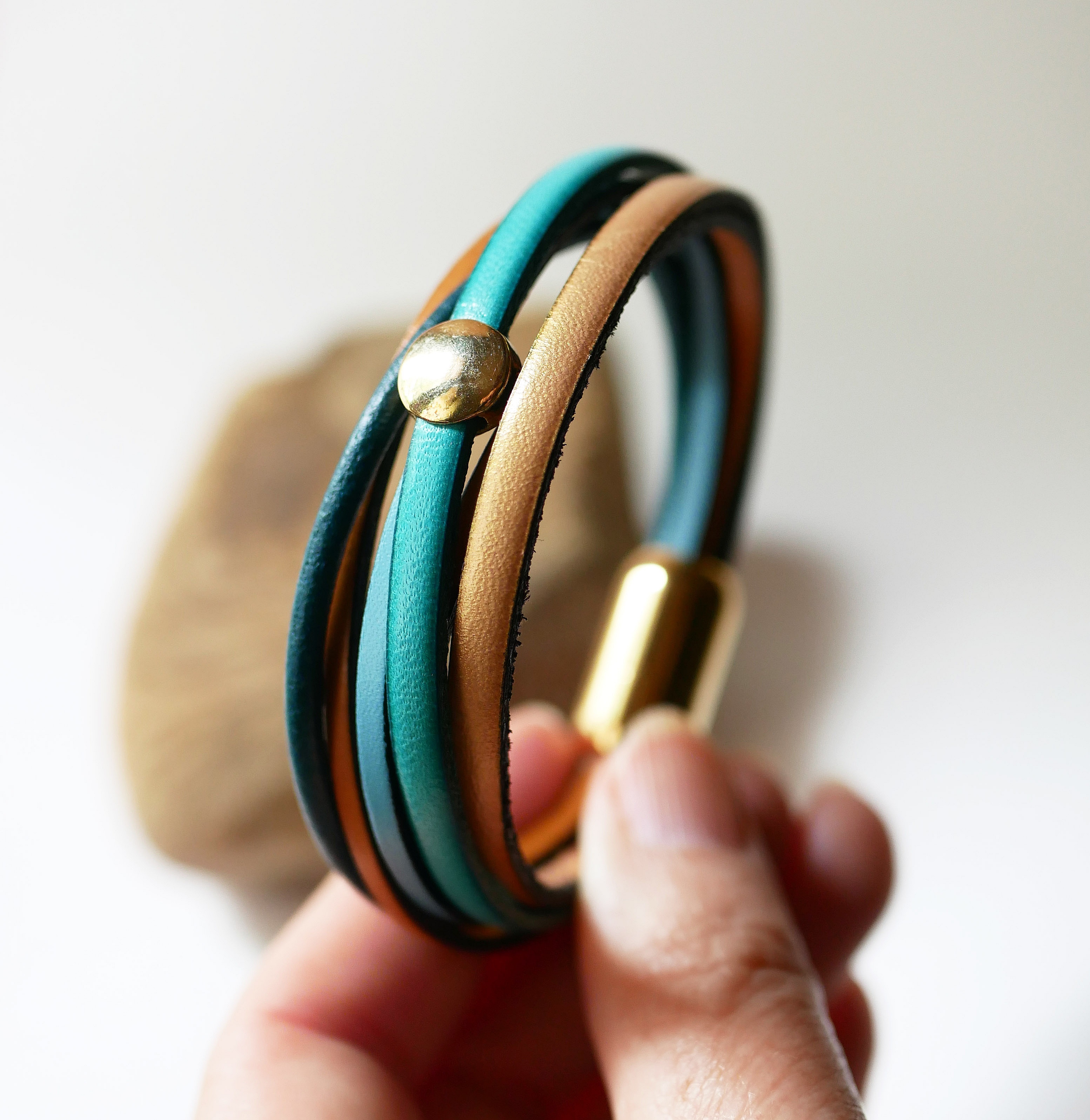 Bracciale da polso in pelle blu e oro per donna