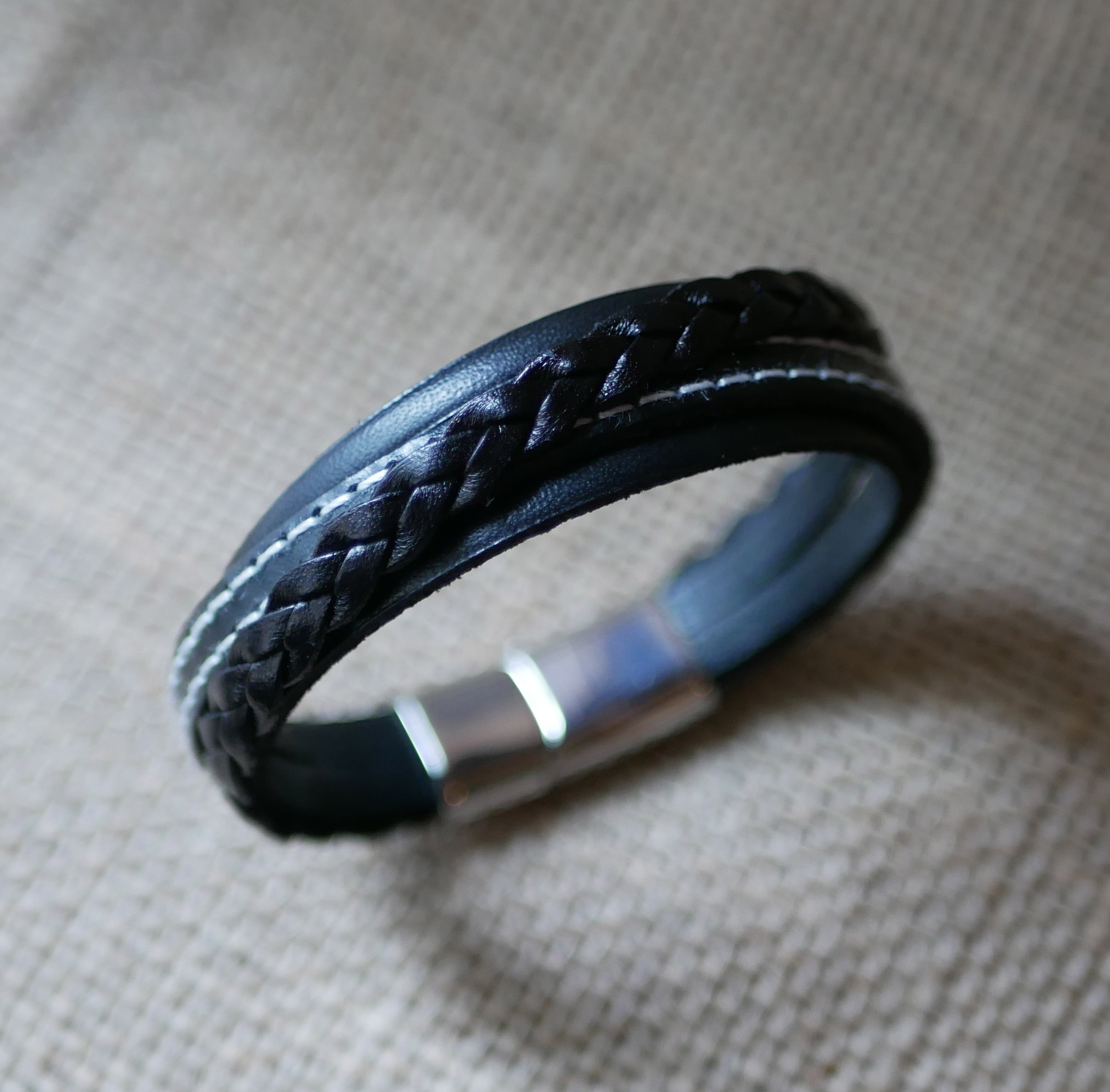 Bracciale da uomo in multi-pelle nera