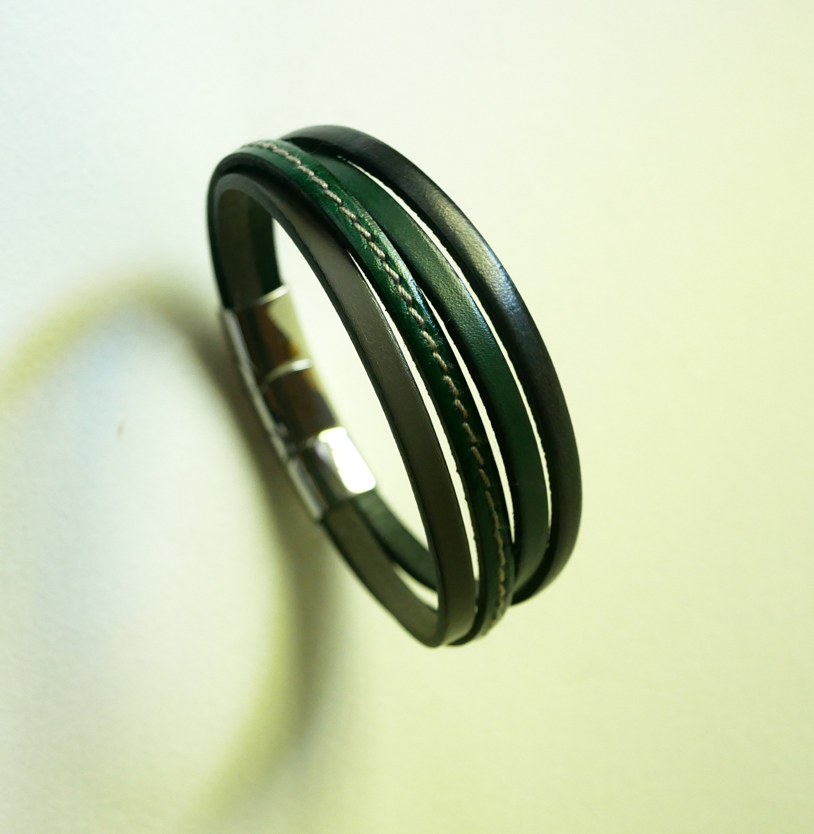 Bracciale da polso in pelle verde e grigia per uomo
