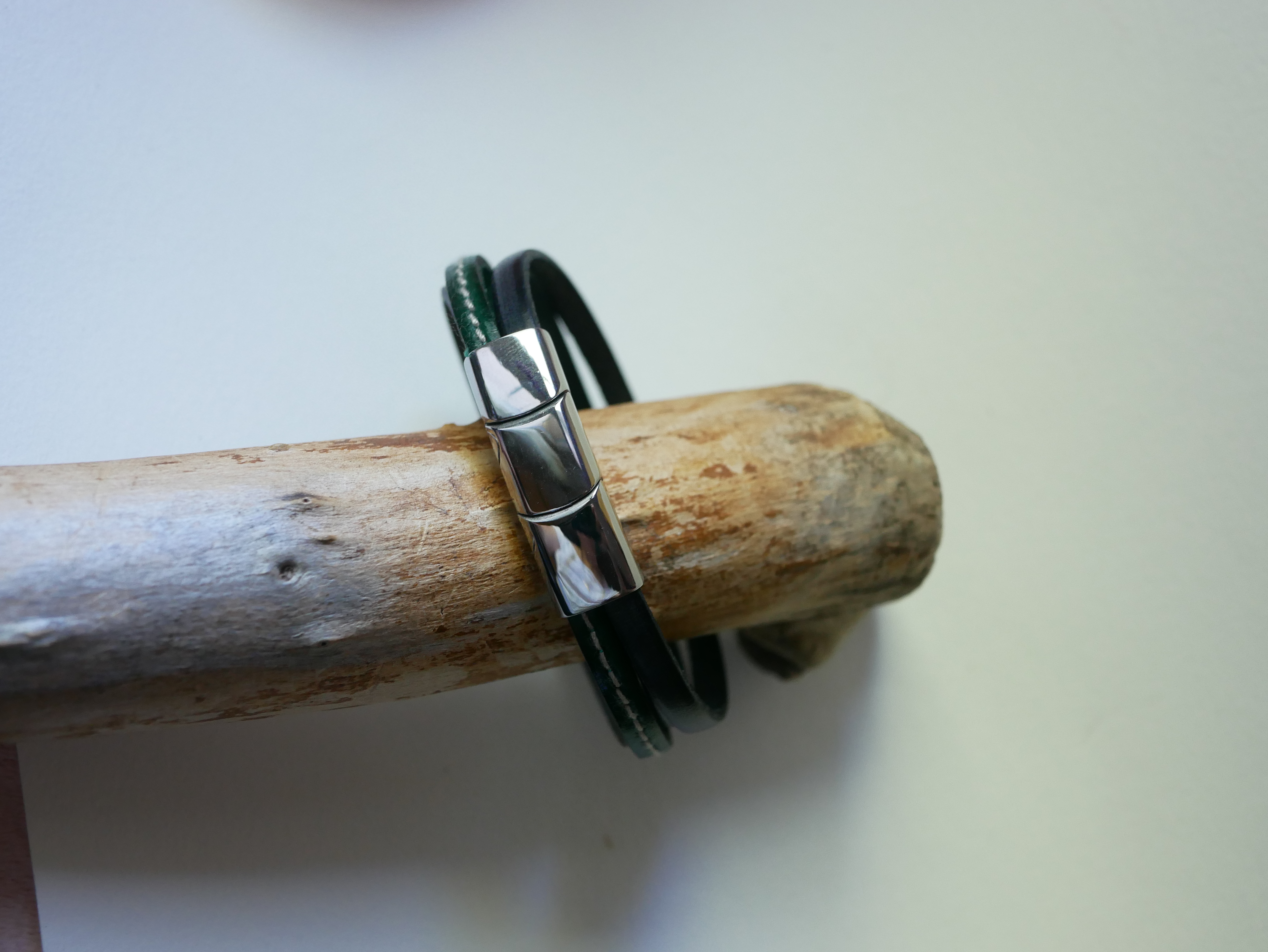 Bracciale da polso in pelle verde e grigia per uomo